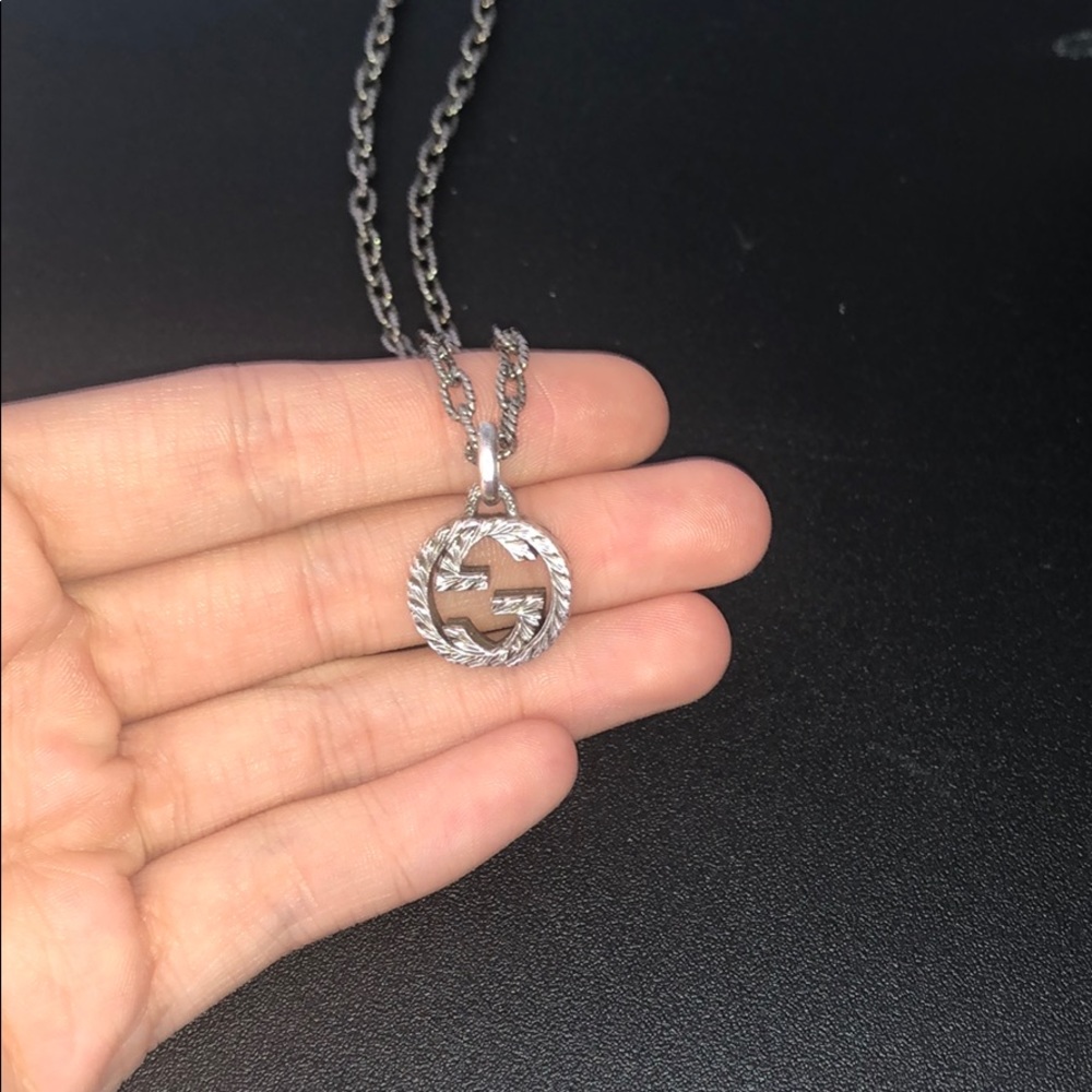 Double G Gucci necklace - Picture 4 of 5